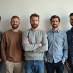 Groupe d'hommes adultes diversifiés en portrait professionnel