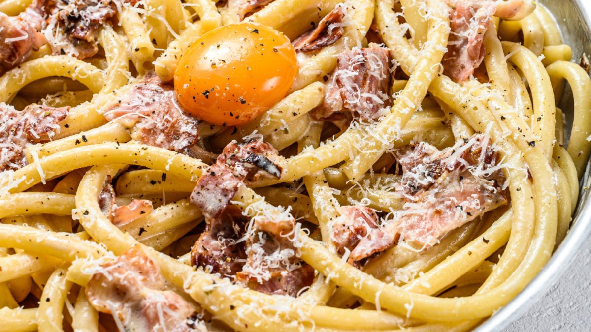Tagliatelles carbonara : une tradition familiale à transmettre !